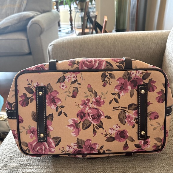 Dooney & Bourke Large Floral Tote Like New Women’s Handbag $348 MSRP - Picture 6 of 13
